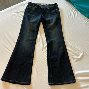 PAIGE premium denim petite 💘 Hollywood Hills, Classic rise, boot cut✨ 27 EUC!